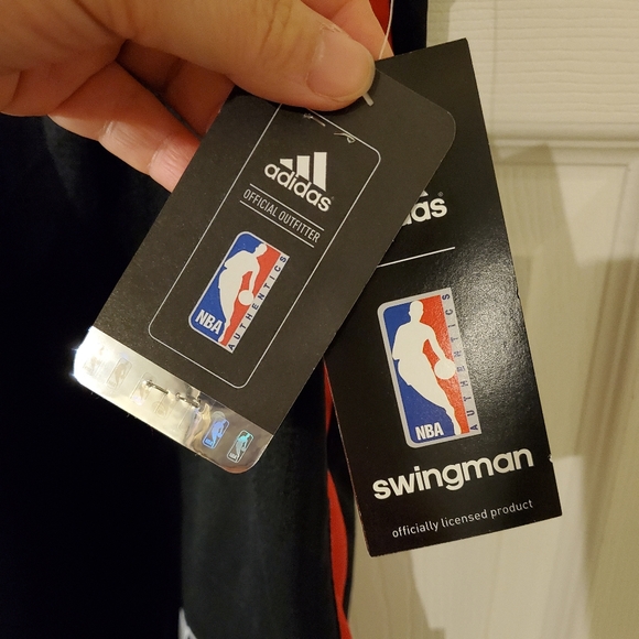 SOLD-Raptors DeMar DeRozan Swingman Adidas Jersey - Picture 4 of 7